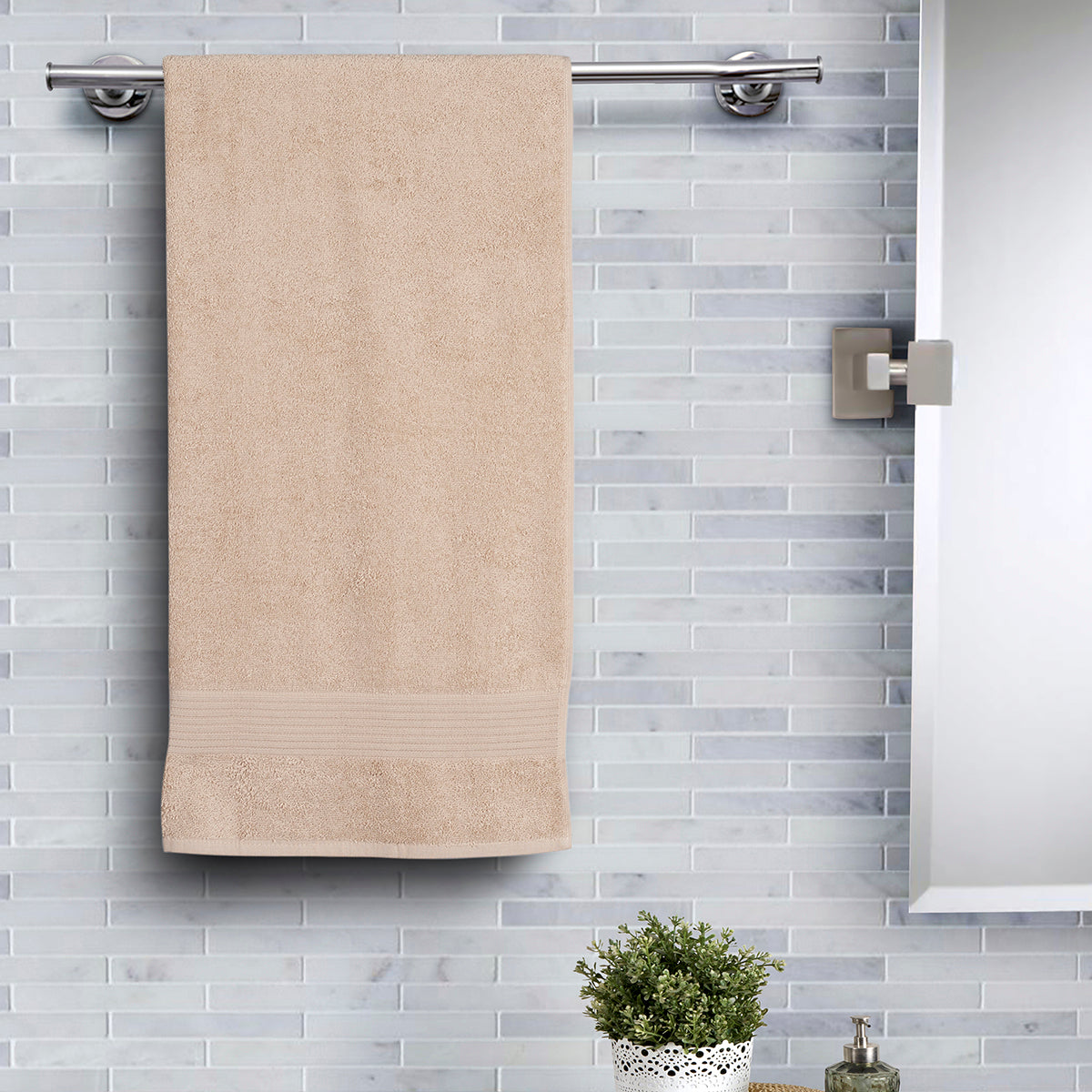 Jeneth Ultra-Soft and Highly Absorbent Linen Bath Towel
