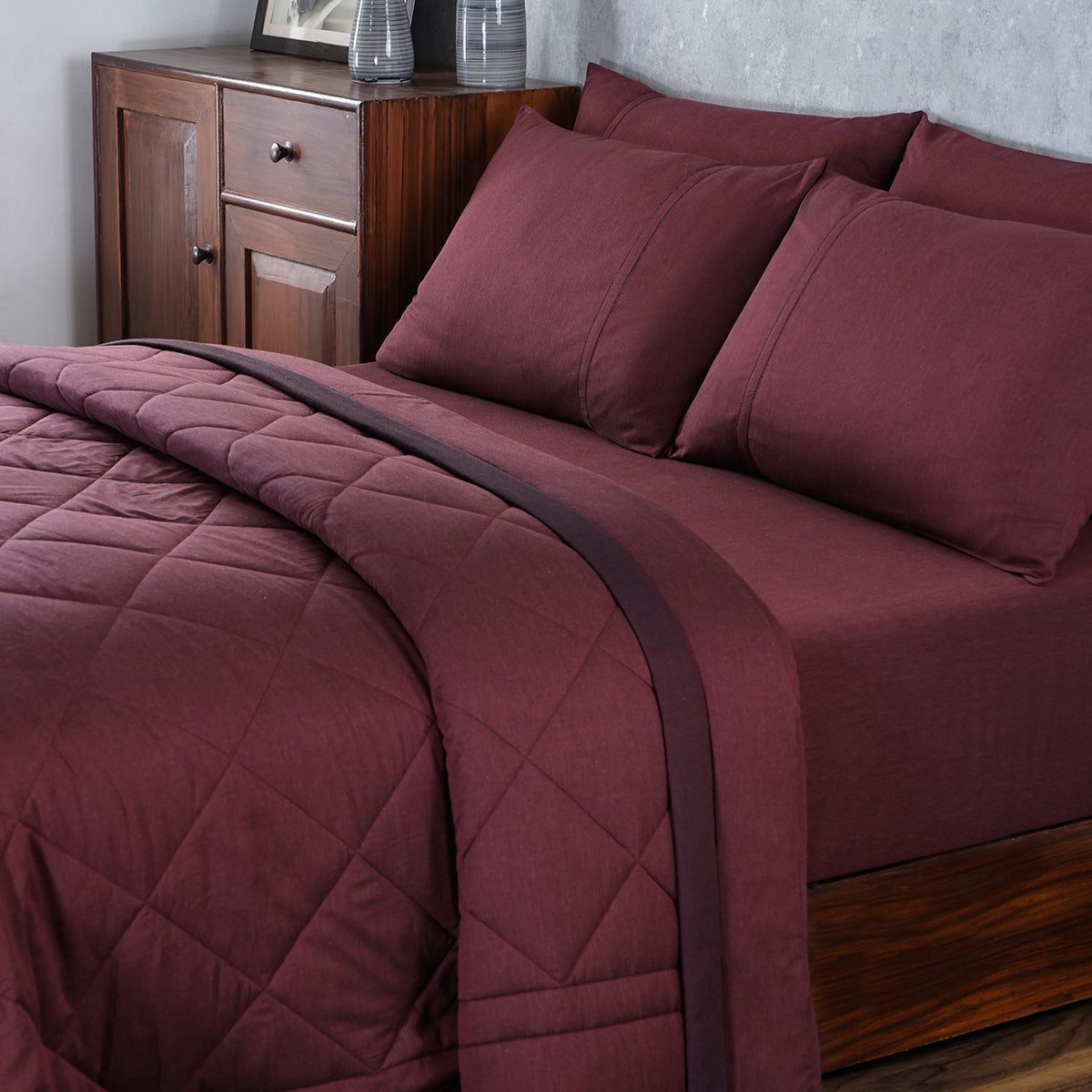 Cotsmere Emmie Light Weight Extreame Winter Quilt Red