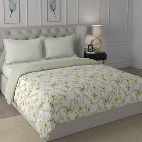 Backyard Patio Valencia Summer AC Quilt/Quilted Bed Cover/Comforter Yellow
