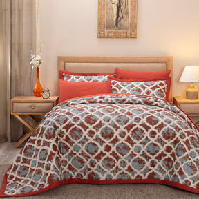 Nouveau Tradition Form Replay Red Quilt