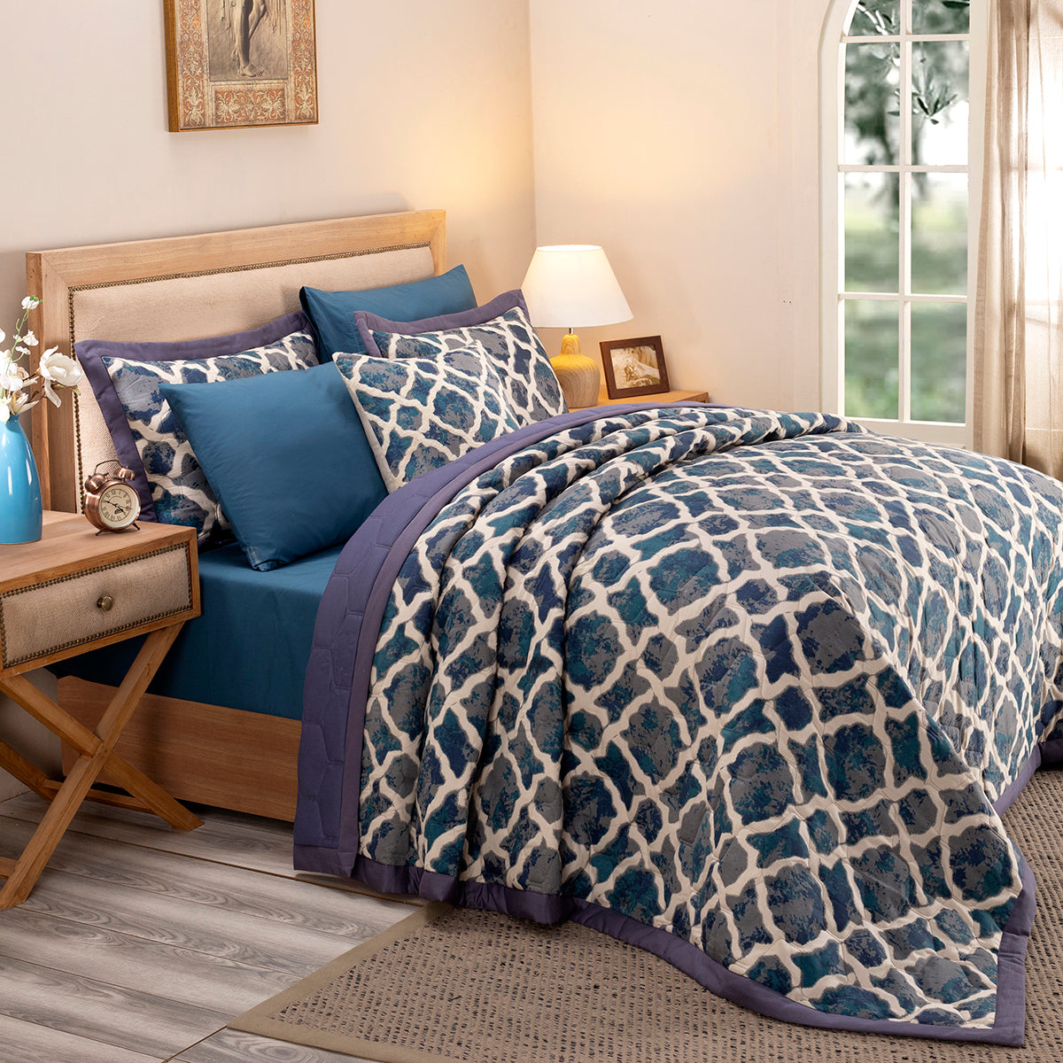 Nouveau Tradition Form Replay Blue Quilt Set