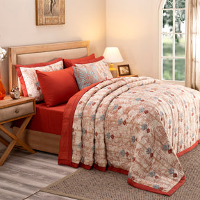 Nouveau Tradition Water Lily Red Quilt Set