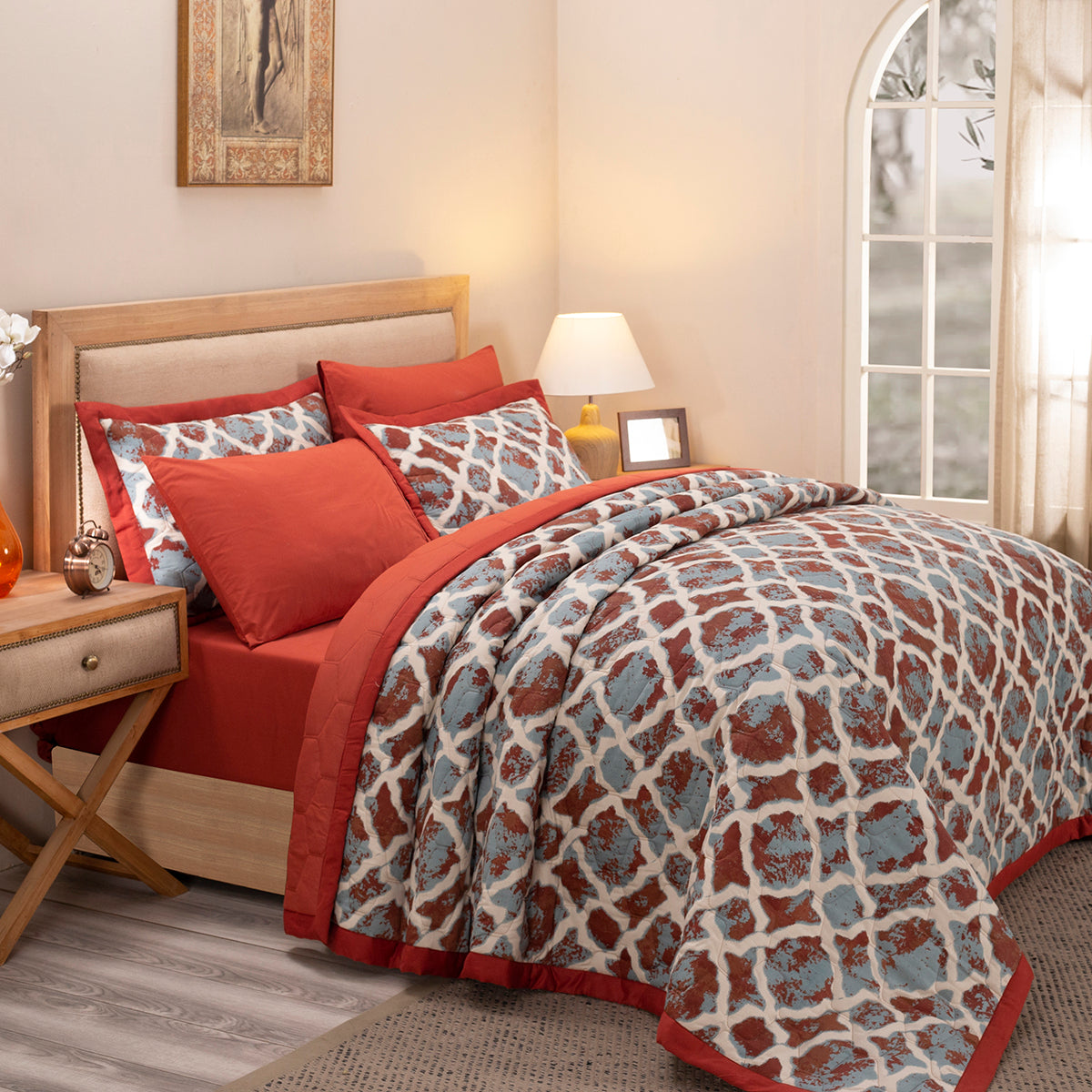 Nouveau Tradition Form Replay Red Quilt