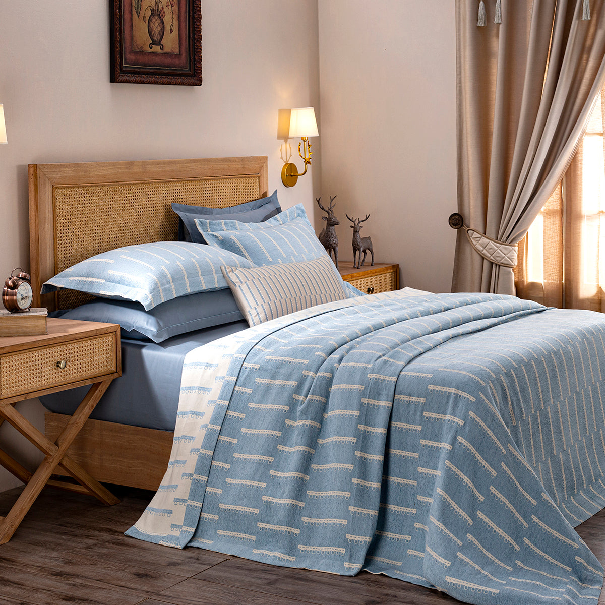 Exotic Heritage Ruler Dot Turquoise Bed Cover/Blanket Set