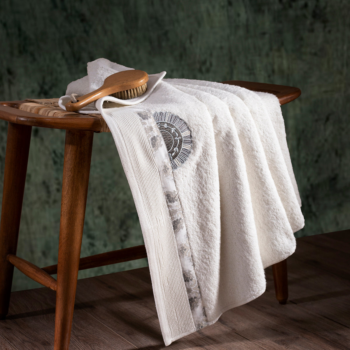 Exotic Heritage Classic Arch Anti-Bacterial, Anti-Fungal and Odour Resistant Towel Set 40X70 Neutral