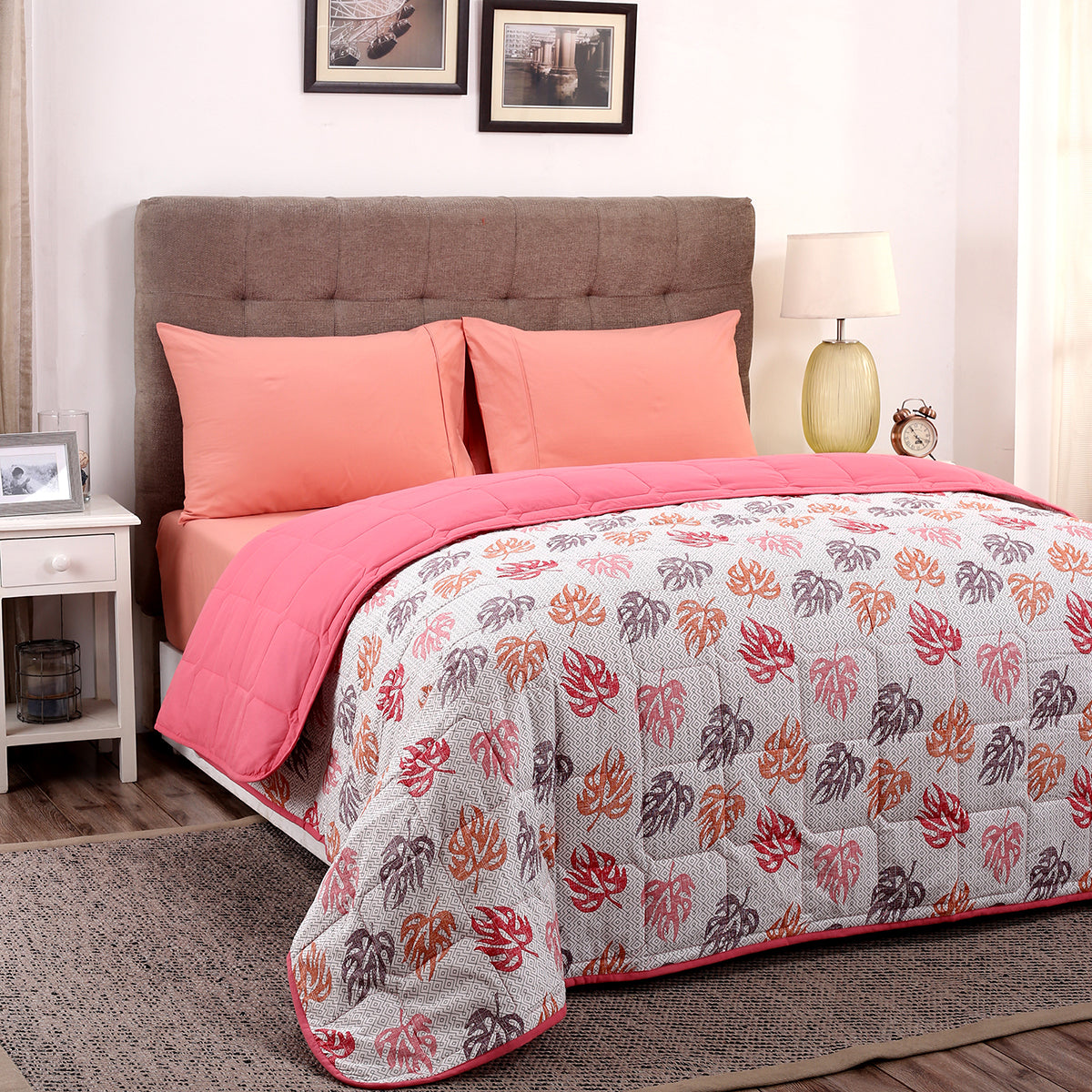 Monstera Light Weight Extreme Winter Quilt Red