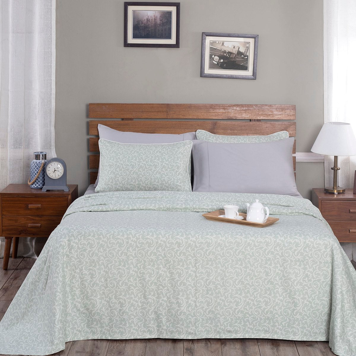 Rustic Clash Classi Essence Green Printed Bed Cover