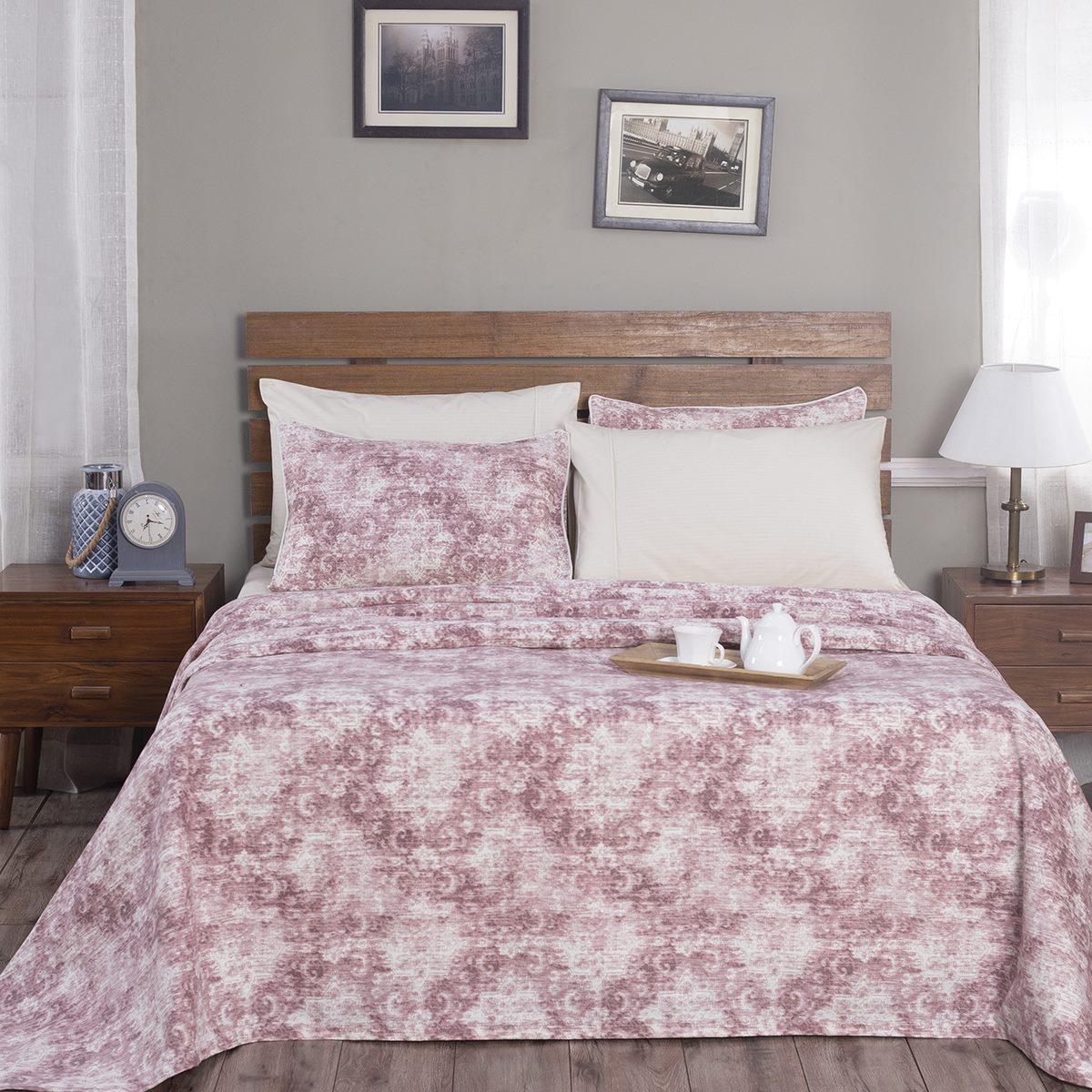 Rustic Clash Hyper Graphic Red Printed Bed Cover