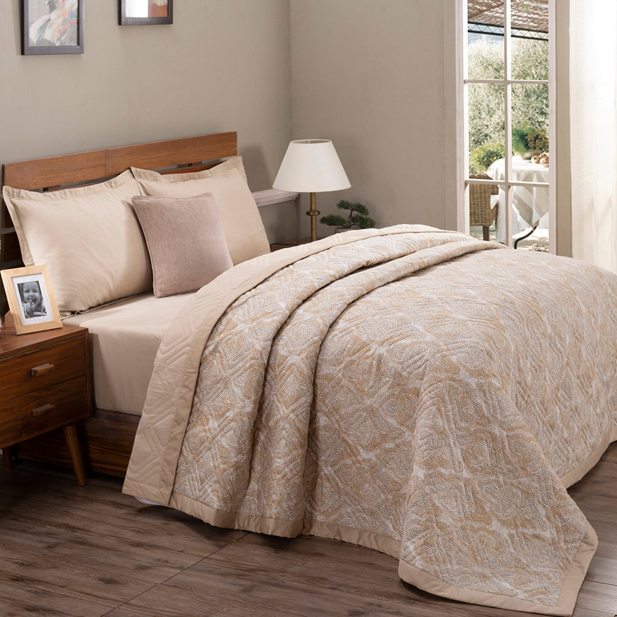 Art Nouveau Lindsey Gold 6PC Quilt/Quilted Bed Cover Set
