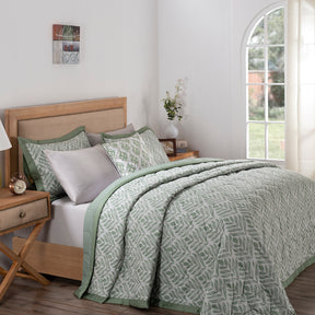 Global Atelier Petal Touch Green 8PC Quilt/Quilted Bed Cover Set