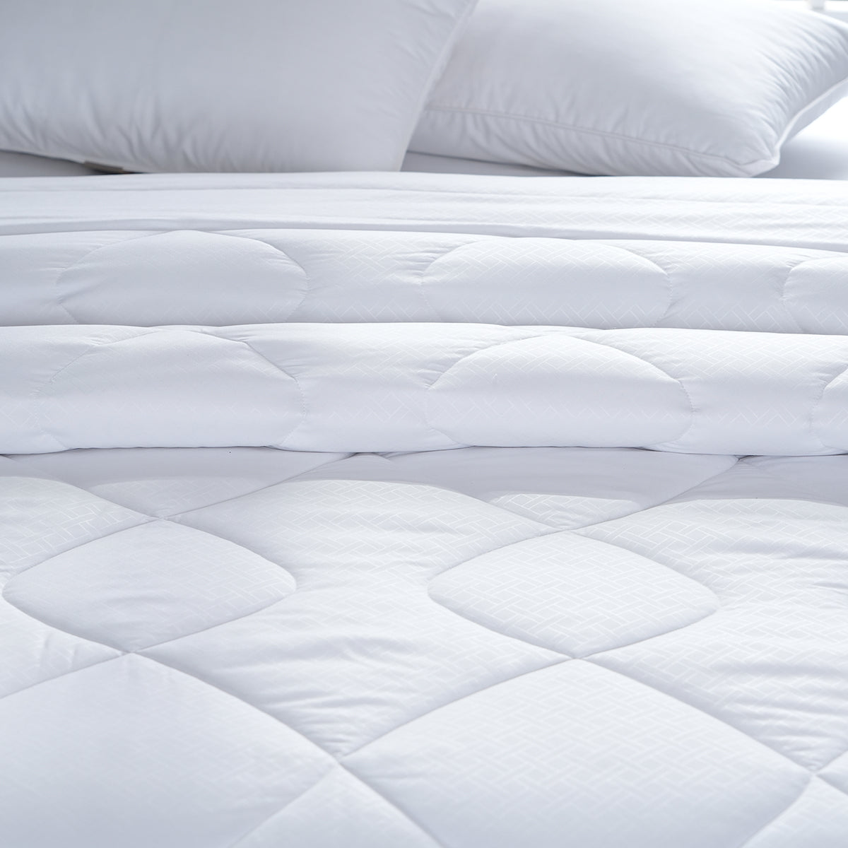 Essentials Ravel Solid 300 GSM White 1PC Duvet