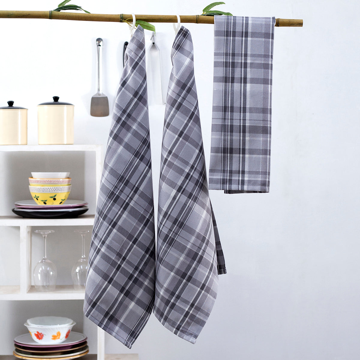 Plaid Grey White 3 Pc Towel