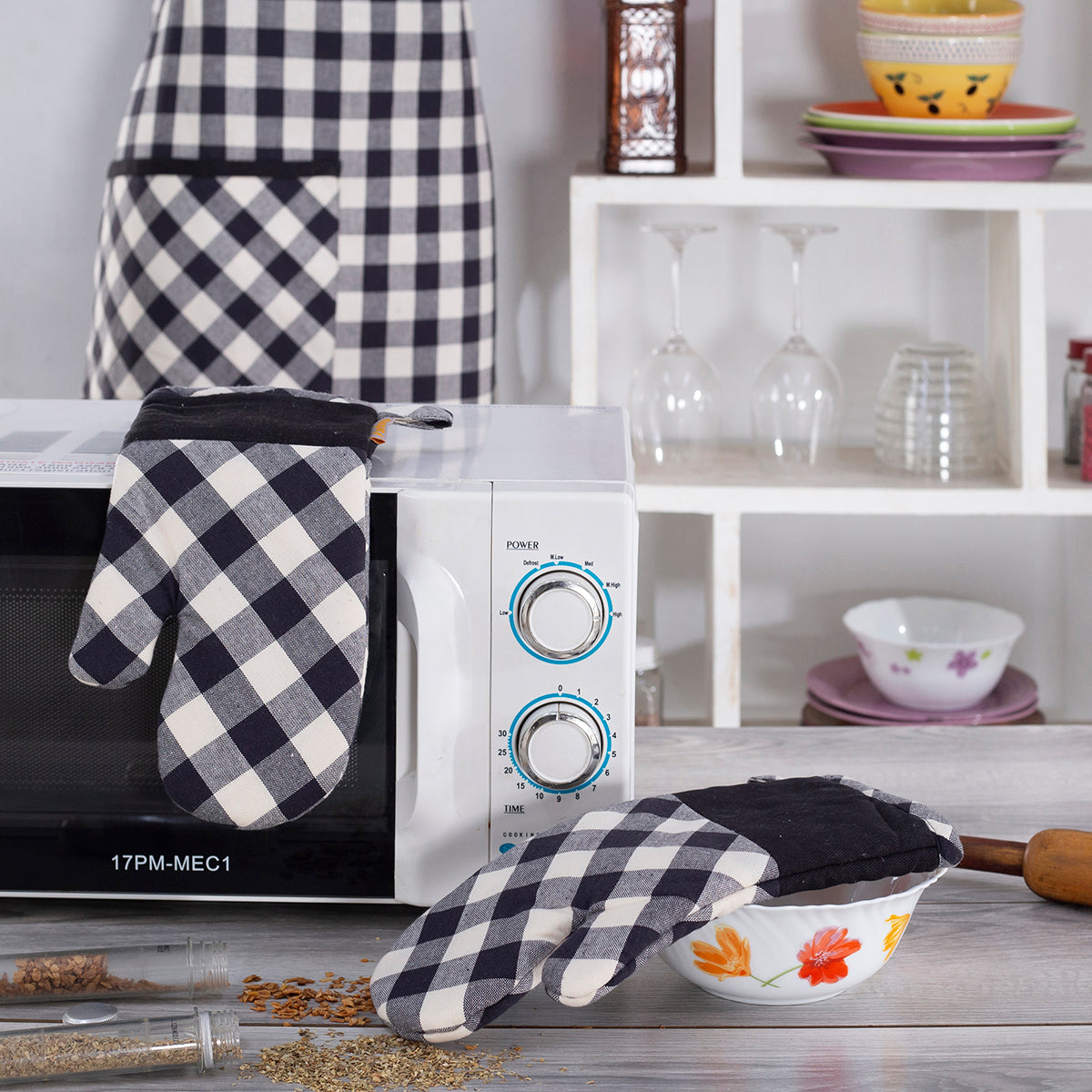 Bigsquared Black 2 Pc Oven Mitt