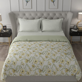 Backyard Patio Valencia Summer AC Quilt/Quilted Bed Cover/Comforter Yellow