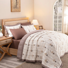 Nouveau Tradition Water Lily Neutral Quilt